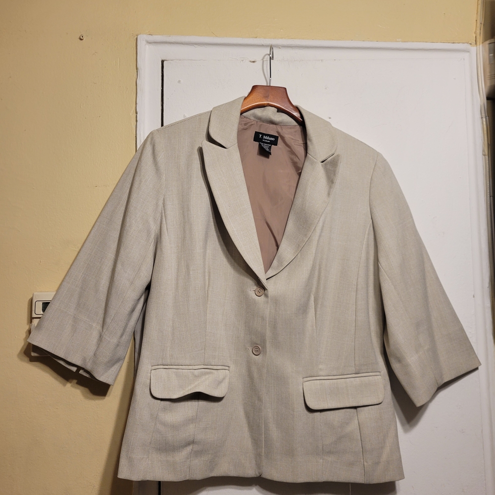 T. Milano 2-Buttons  Tan Blazer with Tan Buttons Size 14W